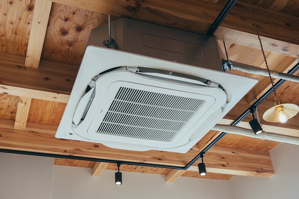 空調は内装と切り離さない